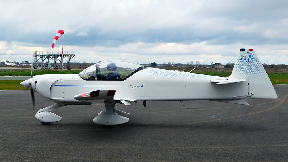 EASA delivers the ‘Permit to fly’ to AURA AERO INTEGRAL E, Integral e